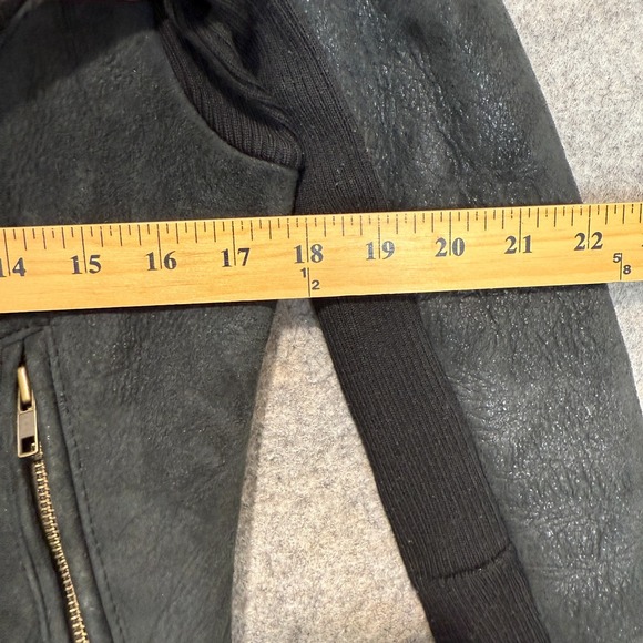 Veda 100% Shearling Leather Fur Moto Jacket Womens Small Motorcycle Designer Zip - Picture 9 of 16